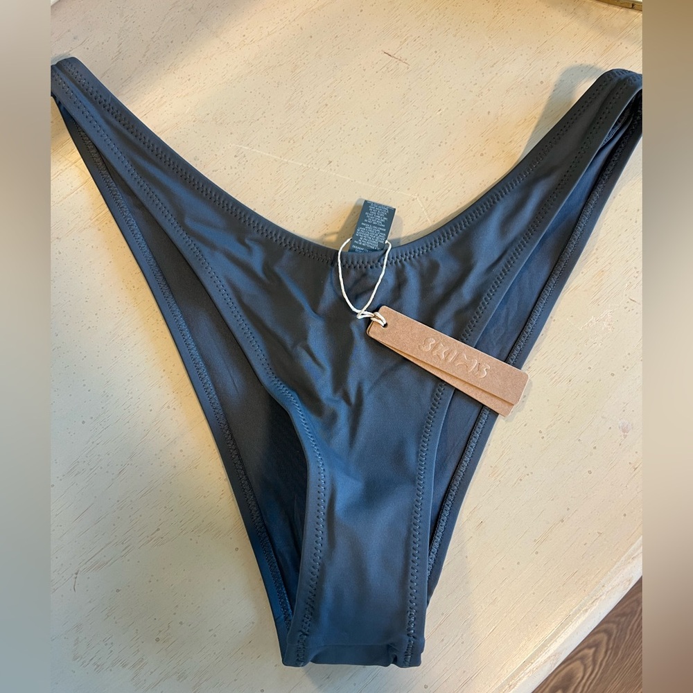 Skims Cheeky Tanga Bikini Bottoms - New with Tags